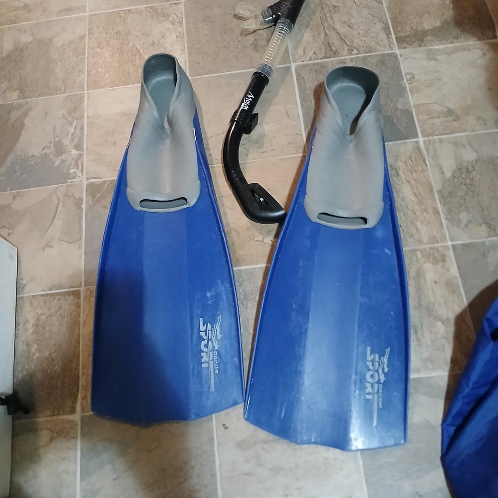Blue Snorkeling Fins with Snorkel Size 11 12 Men Good Condition